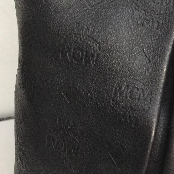 MCM (MICHEAL CROMER MUNCHEN) ITALIAN 100% LEATHER HOBO BAG WITH ADJUSTABLE STRAP - Picture 4 of 16